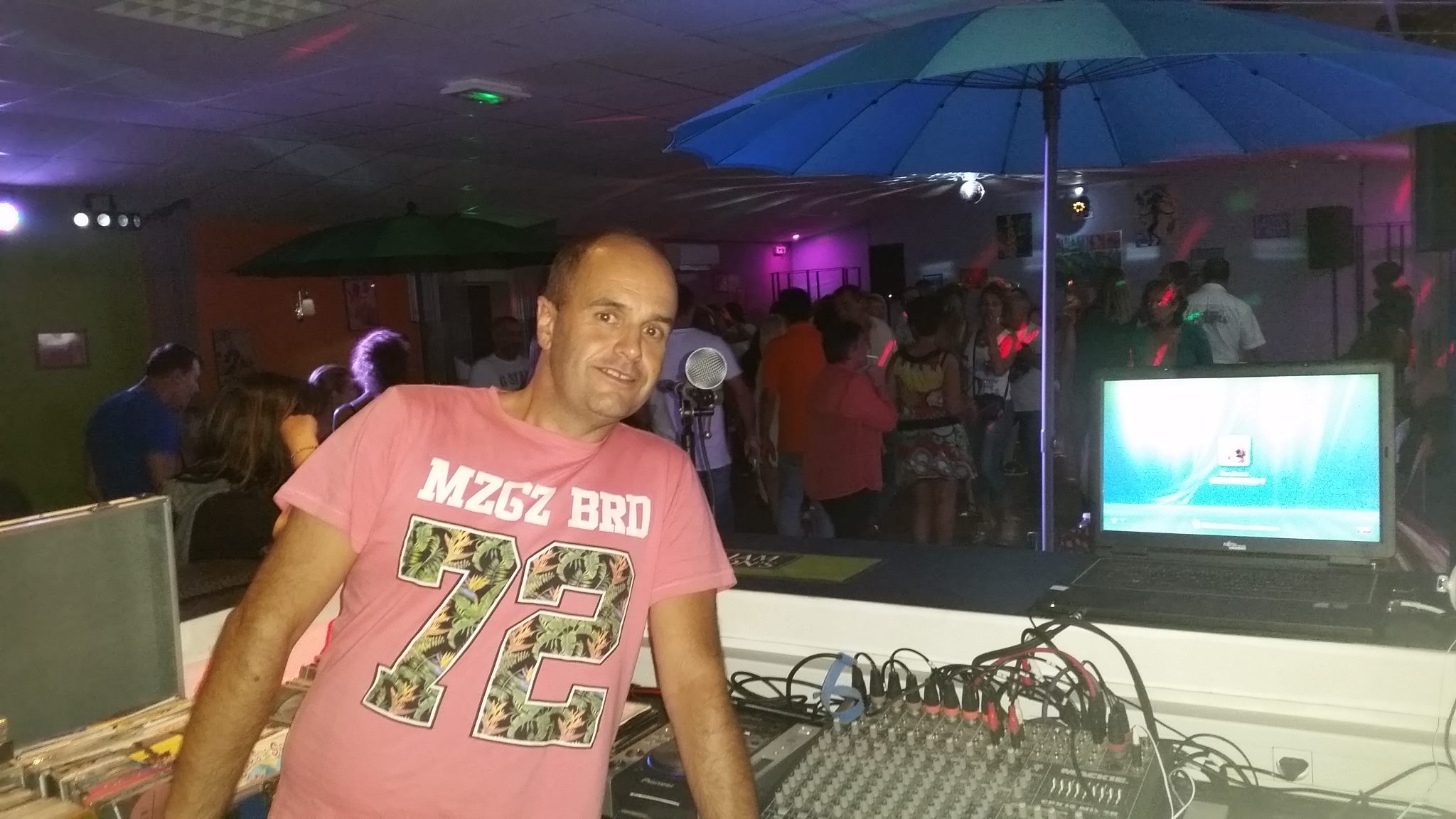 Appelez un DJ pour votre anniversaire